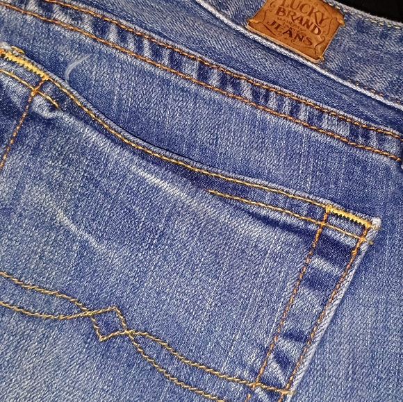 2 Pr Lucky Women's Sz 8/10 Distressed Denim Jeans - Picture 4 of 8